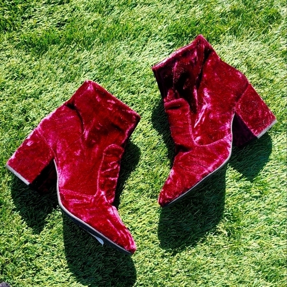 Gianni Bini Shoes - Gianni Bini Cool Days Velour Booties